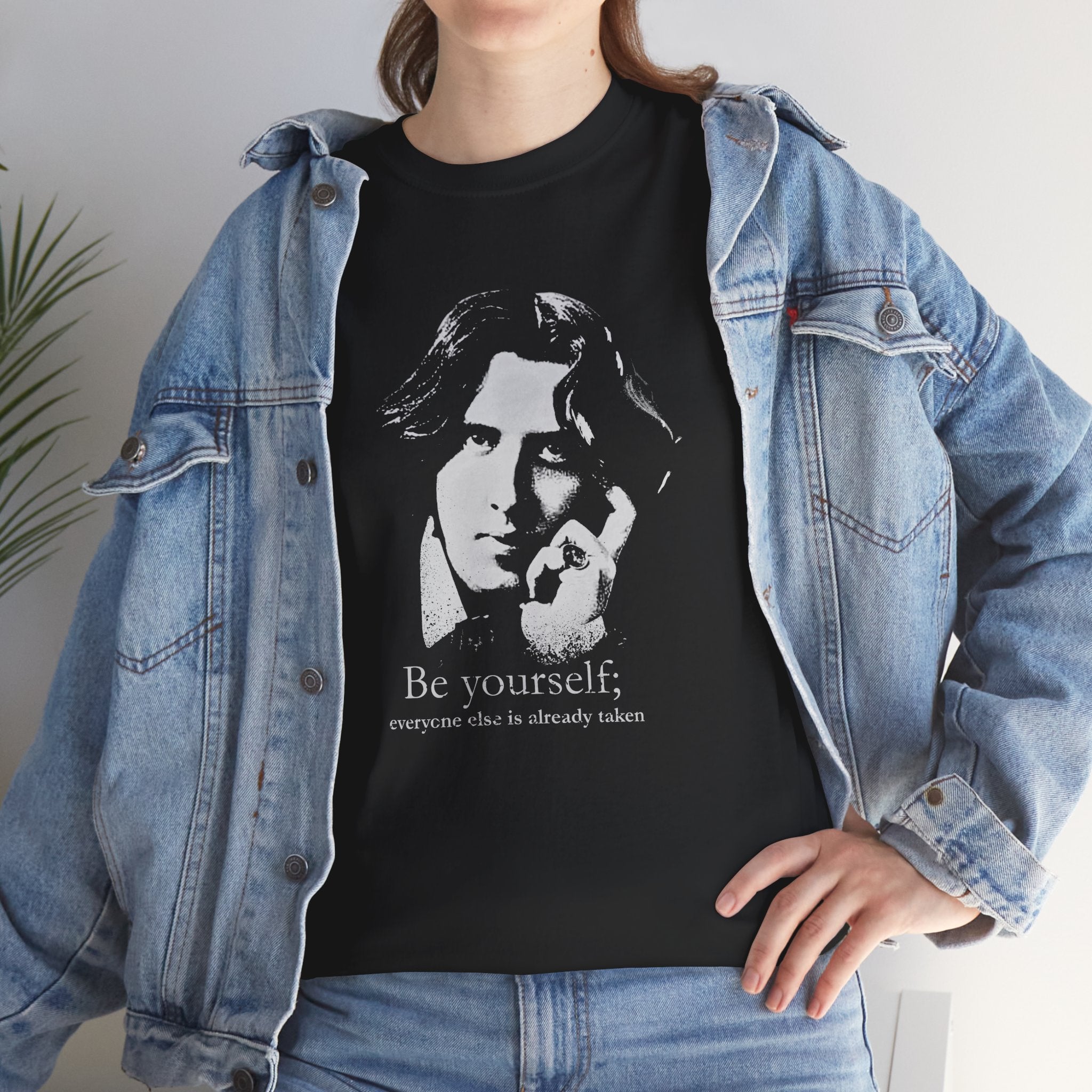 Oscar Wilde - Be yourself; everyone else is already taken.  Iconic Quote T-Shirt