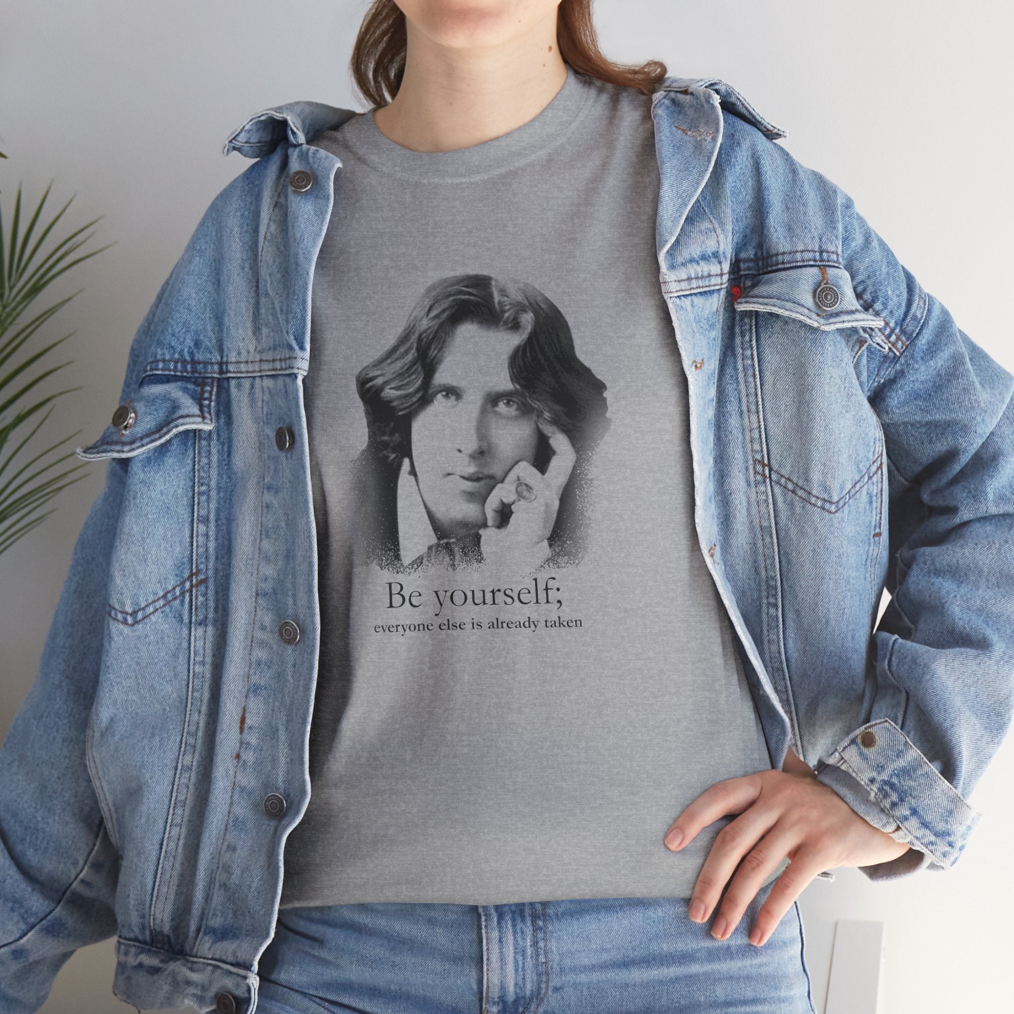 Oscar Wilde - Be yourself; everyone else is already taken.  Iconic Quote T-Shirt