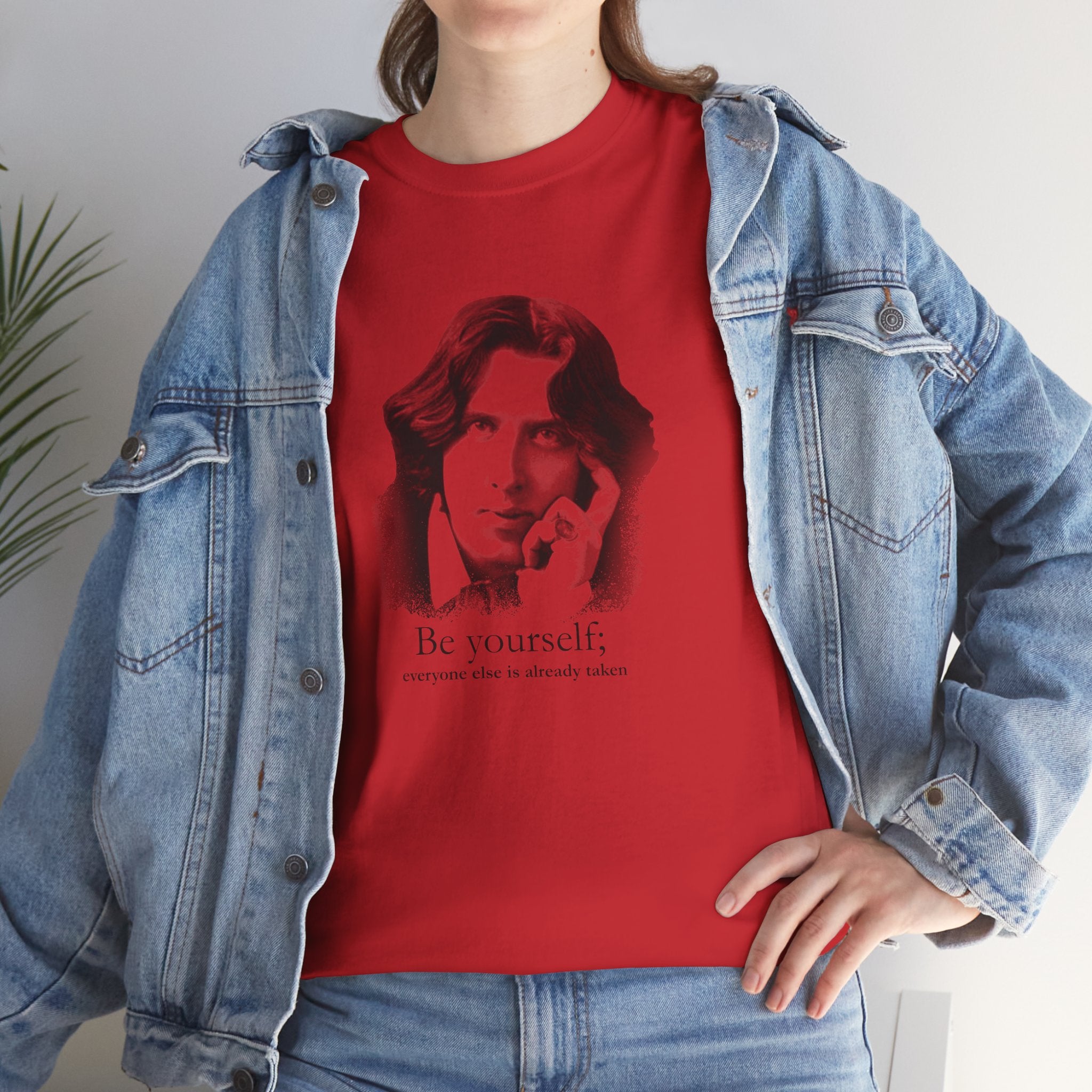 Oscar Wilde - Be yourself; everyone else is already taken.  Iconic Quote T-Shirt