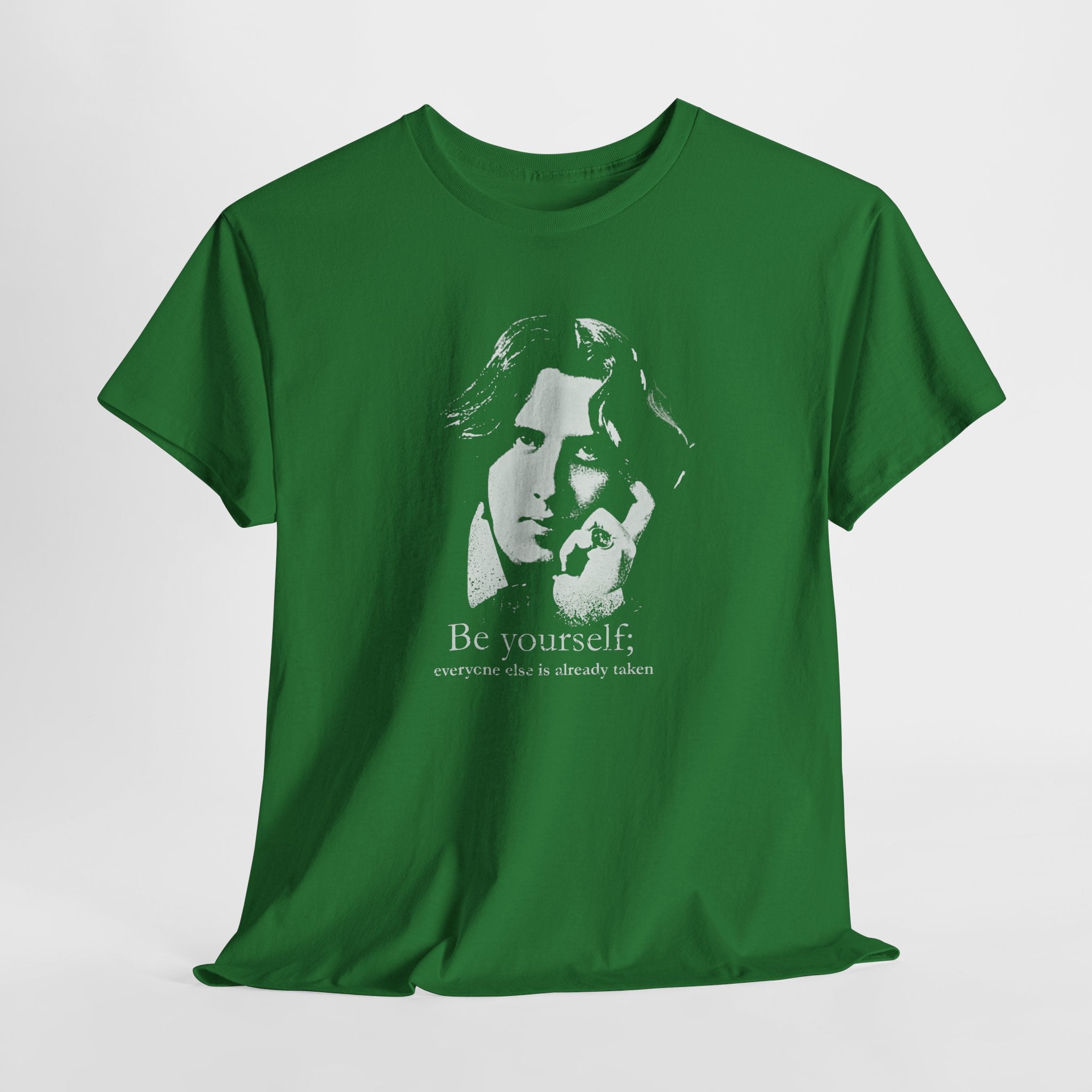 Oscar Wilde - Be yourself; everyone else is already taken.  Iconic Quote T-Shirt
