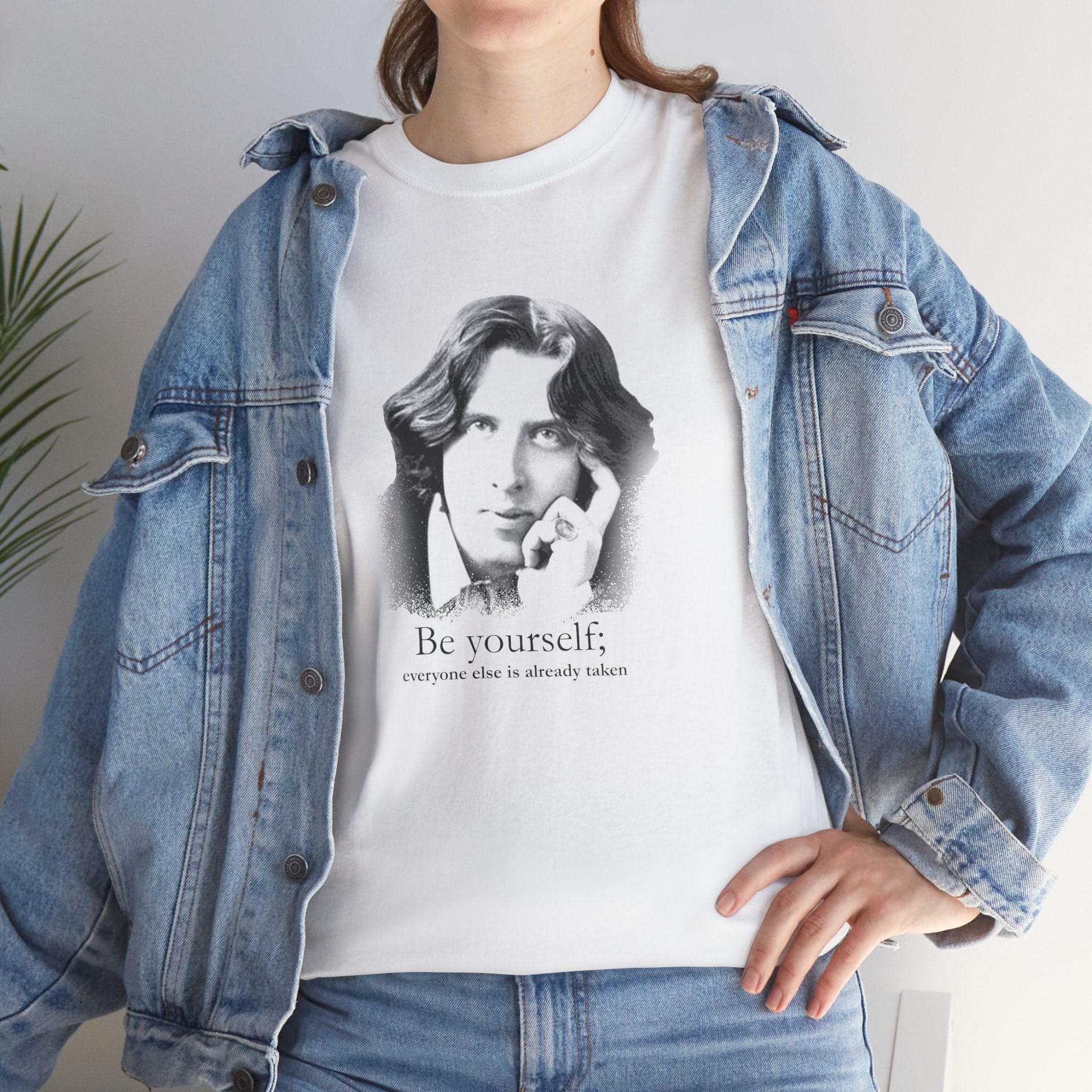 Oscar Wilde - Be yourself; everyone else is already taken.  Iconic Quote T-Shirt