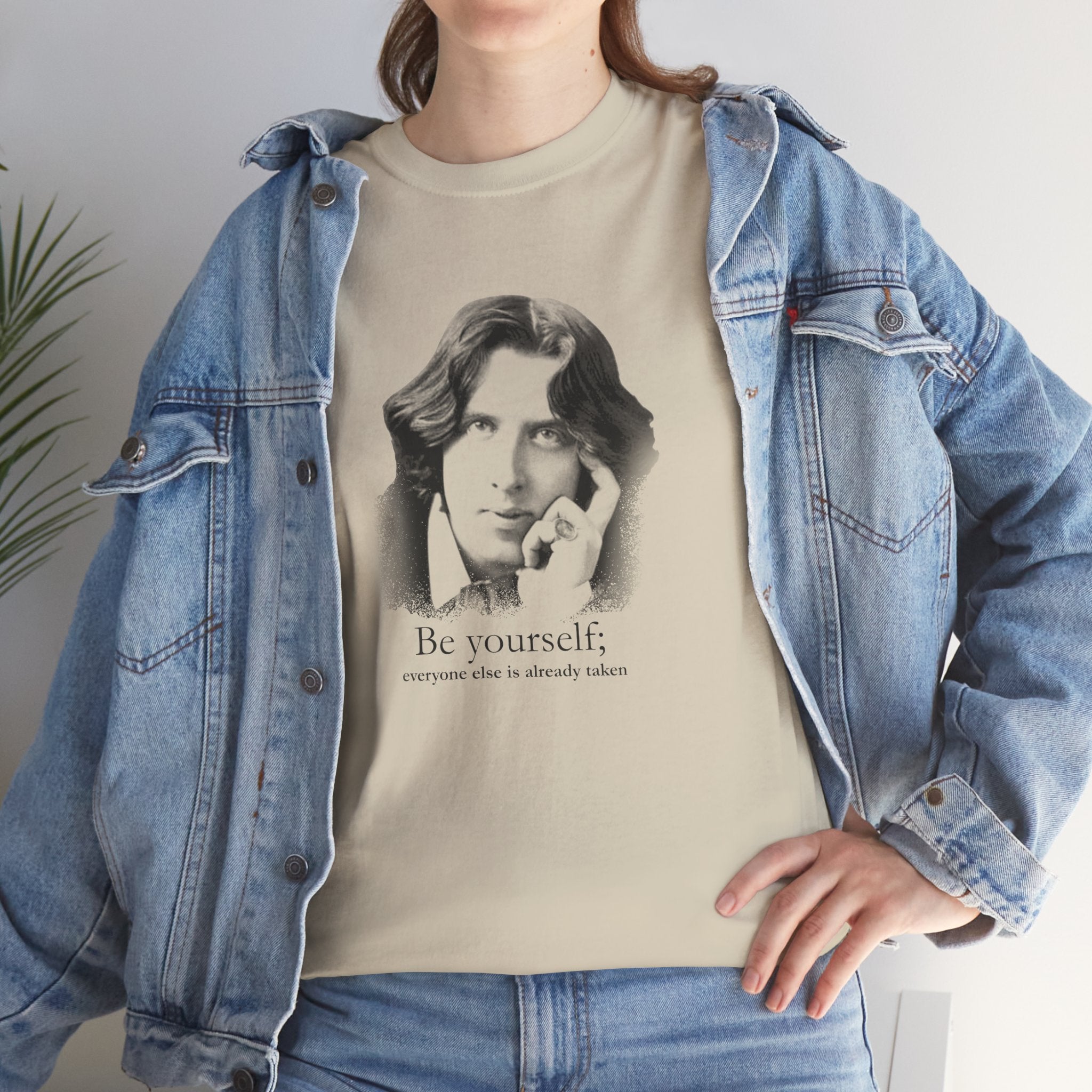 Oscar Wilde - Be yourself; everyone else is already taken.  Iconic Quote T-Shirt