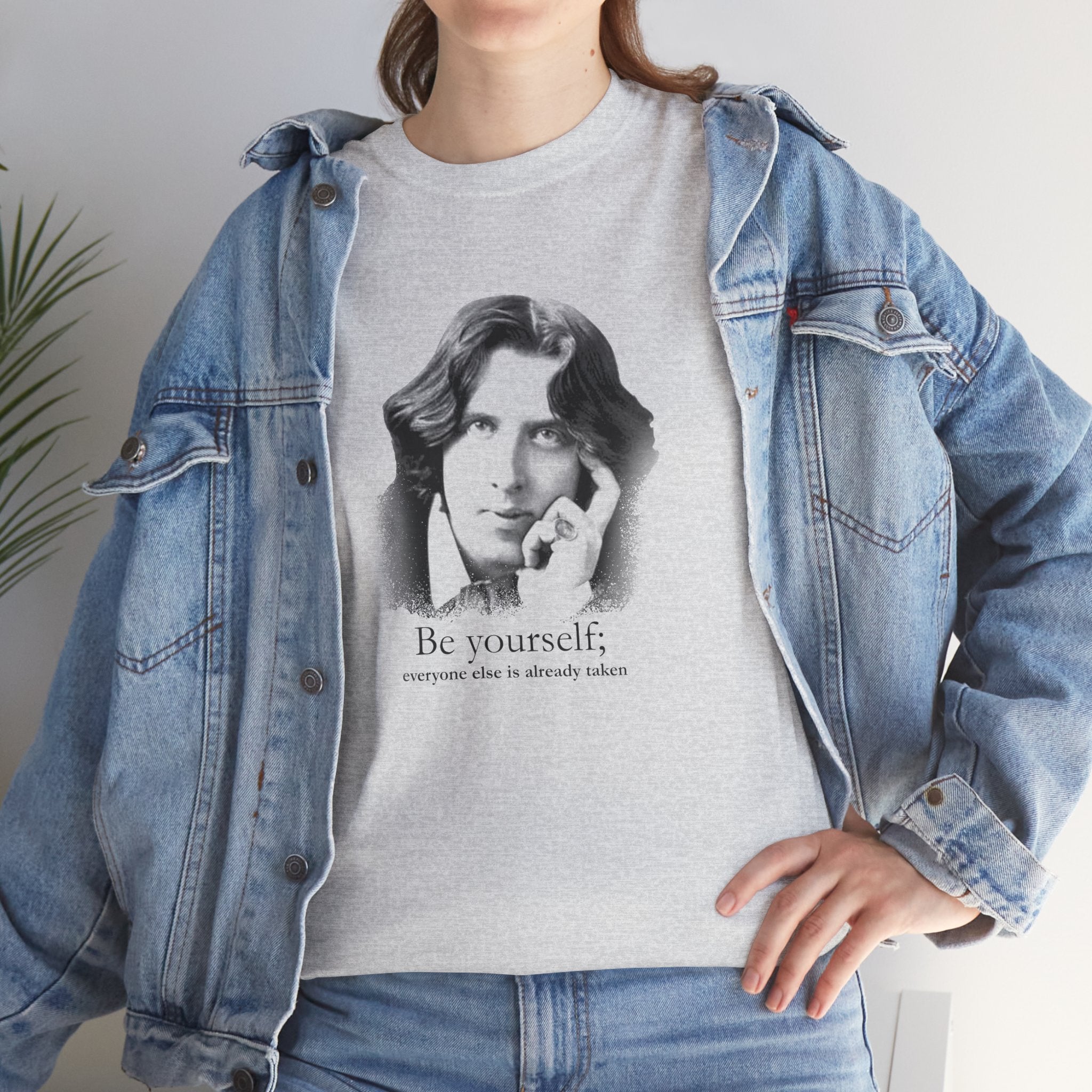 Oscar Wilde - Be yourself; everyone else is already taken.  Iconic Quote T-Shirt